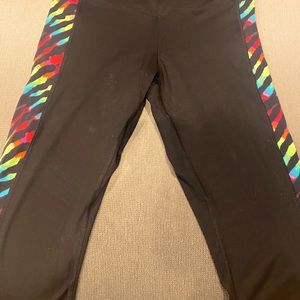 EUC PINK black leggings with colorful animal print sides w/pockets